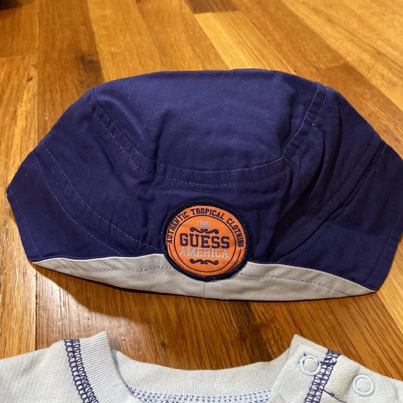 NWT Guess baby 2pc set boys size 6-9 mos. 👶 - Picture 4 of 6